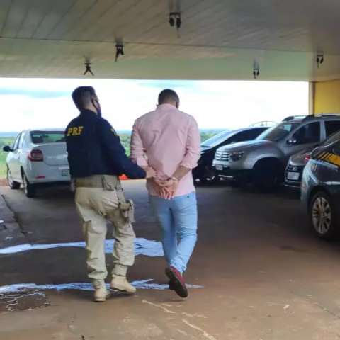 Com coca&iacute;na avaliada em R$ 8 milh&otilde;es, empres&aacute;rio &eacute; preso na BR-463