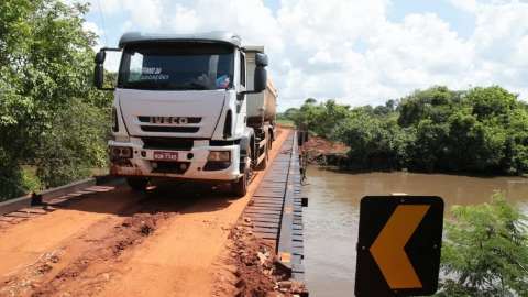 Prefeitura reconstruiu ponte sobre o Rio Anhandui por R$ 418 mil