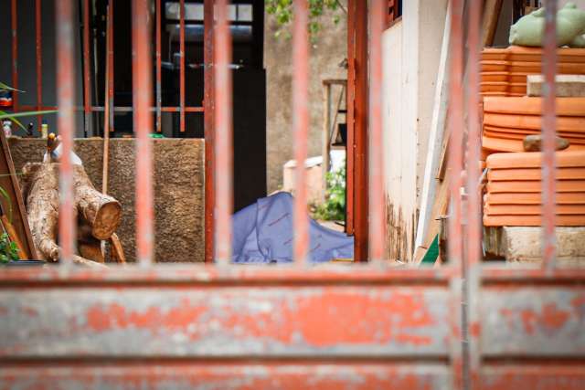 Homem &eacute; encontrado morto com suspeita de hemorragia 