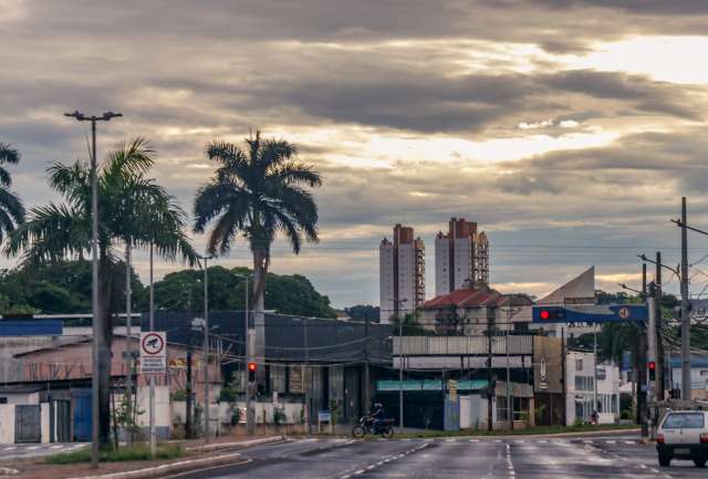 Última quarta-feira de 2020 tem previsão nuvens, chuva e calor