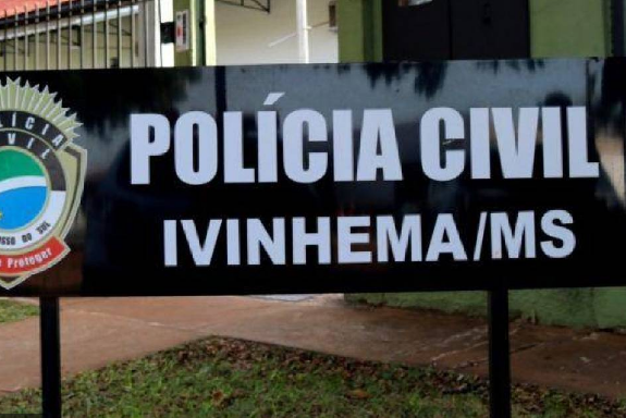 Mulher &eacute; presa sob suspeita de matar ex-marido a golpes de faca 
