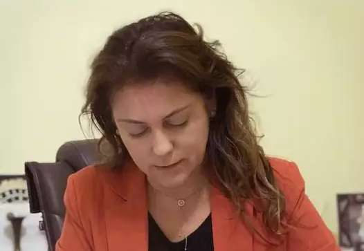 Com covid pela segunda vez, prefeita est&aacute; internada no Paran&aacute;