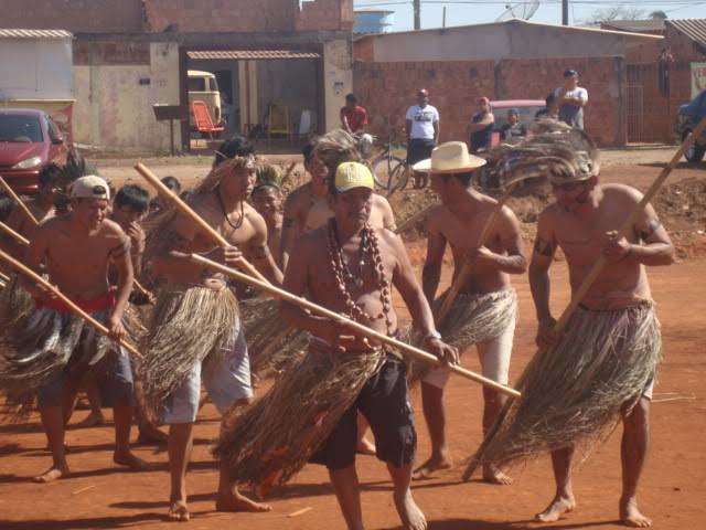 Aos 4 anos, Aldeia Parav&aacute; sentiu pandemia como quebra de rituais