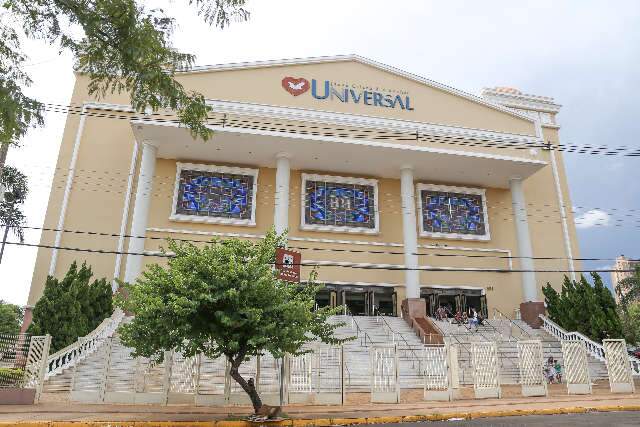 &quot;N&atilde;o era justo os templos receberem apenas 80 fieis&quot;, diz pastor