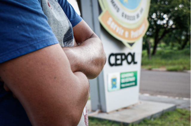 &quot;Vou te pegar neg&atilde;o&rdquo;: cliente sem dinheiro amea&ccedil;a motorista com faca 