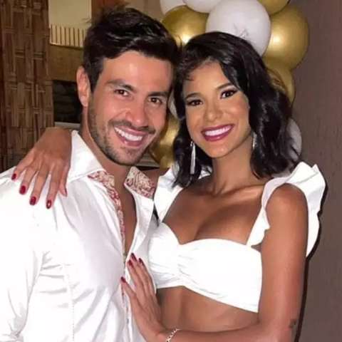 Na virada do ano, Mariano pede oficialmente Jake em namoro