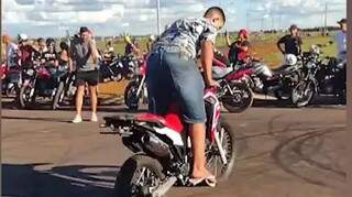Imagens mostram aglomera&ccedil;&atilde;o de motociclistas e perigo em &ldquo;Manobrinha no Caiob&aacute;&rdquo;