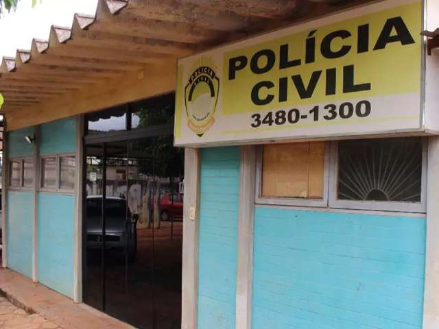 Homem morre em estrada vicinal ap&oacute;s perder controle de moto e bater cabe&ccedil;a