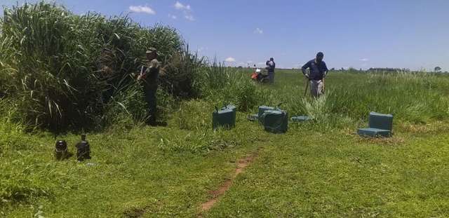 Piloto foge ap&oacute;s confronto com pol&iacute;cia paraguaia e abandona carga de coca&iacute;na 