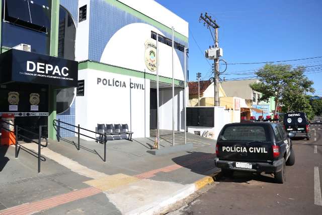 Festa clandestina &eacute; encerrada e tr&ecirc;s s&atilde;o levados para a delegacia 
