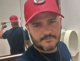 No porta-malas de viatura, homem amea&ccedil;a PM com rev&oacute;lver mas &eacute; morto a tiros