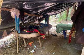 Alojamento onde dormiam os trabalhadore, em fazenda de Porto Murtinho. (Foto: Divulgação AFT)