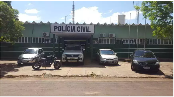 Mulher &eacute; espancada e asfixiada com cinto dentro de quarto de hotel 