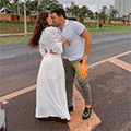 Ao som de "Tá rocheda", João Bosco pede namorada em casamento