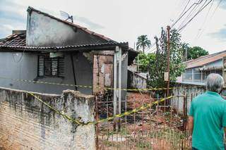&ldquo;T&ocirc; queimando&rdquo;, gritava mulher que teve a casa destru&iacute;da em inc&ecirc;ndio