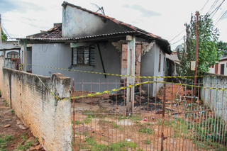 Curto-circuito em forro provoca inc&ecirc;ndio e 2 ficam feridos