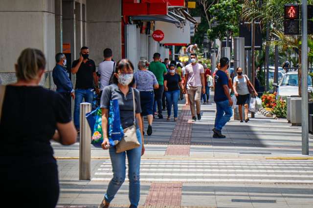 Sem Carnaval em fevereiro, ano s&oacute; deve come&ccedil;ar depois da vacina?