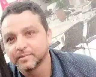 Comerciante &eacute; executado com 8 tiros na frente da esposa 