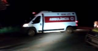 Idosa que ficou em ambul&acirc;ncia atolada &eacute; levada de volta a Aral Moreira