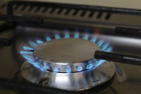 Gás de cozinha vai ficar 6% mais caro a partir desta quinta-feira 