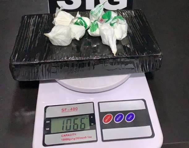 Dono de &quot;boca de fumo&quot; &eacute; preso com R$ 53 mil em coca&iacute;na 