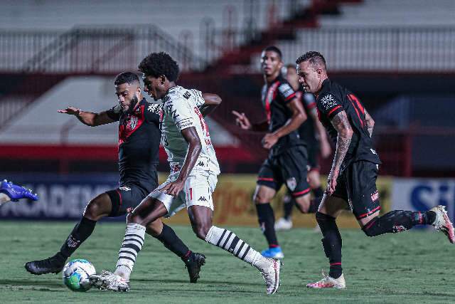 Vasco empata com o Atl&eacute;tico-GO e deixa a zona de rebaixamento do Brasileiro