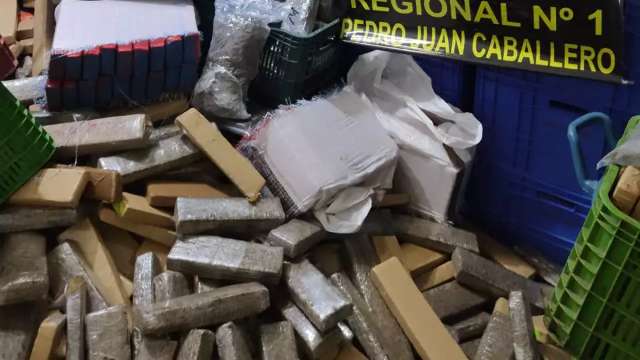 Pol&iacute;cia apreende 620 kg de maconha em f&aacute;brica de p&atilde;es