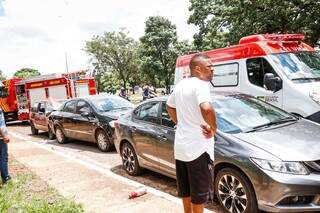 Ap&oacute;s &#039;fechada&#039;, dois idosos ficam feridos em colis&atilde;o na avenida Gury Marques