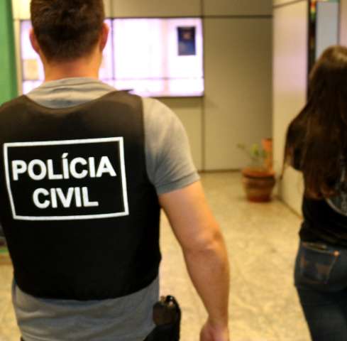 Compartilhamento de fotos de mulher que se matou enforcada vira caso de pol&iacute;cia