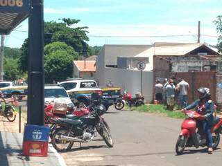 Movimentação no local do acidente (Foto: Direto das Ruas)