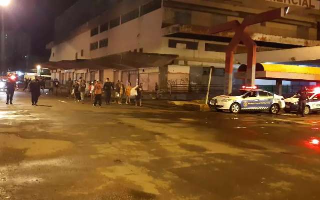 Guarda flagra 510 pessoas nas ruas durante a madrugada