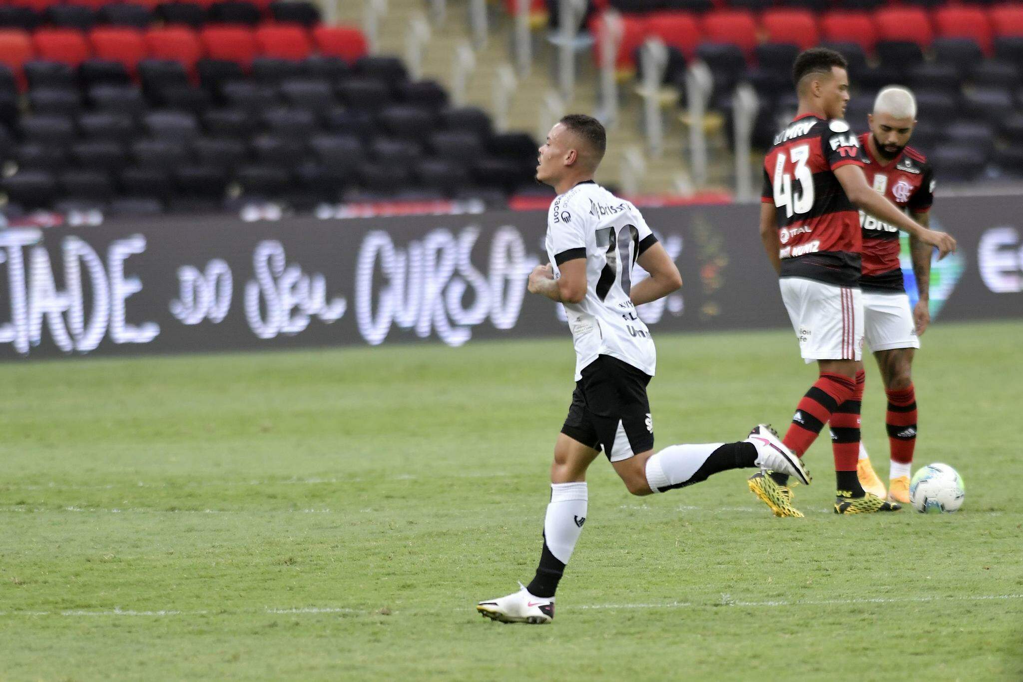 Em crise, Náutico e Flamengo ficam no empate sem gols