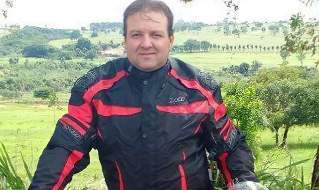 Homem morre ap&oacute;s perder o controle da moto em curva