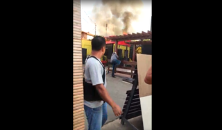 Inc&ecirc;ndio atinge hamburgueria na Mascarenhas de Moraes