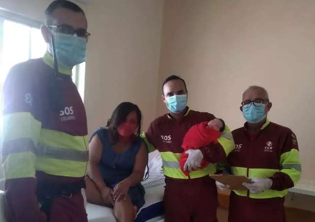Gestante acha posto fechado e pede socorro em estrada para dar &agrave; luz