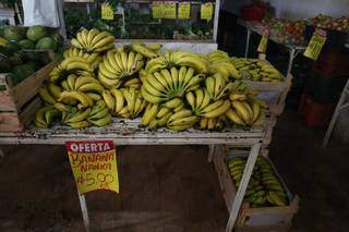 Banana em promoção por R$ 5 o quilo. (Foto: Paulo Francis)