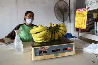 Simulação feita por Márcio do quilo da banana nanica por R$ 6,50. (Foto: Paulo Francis)