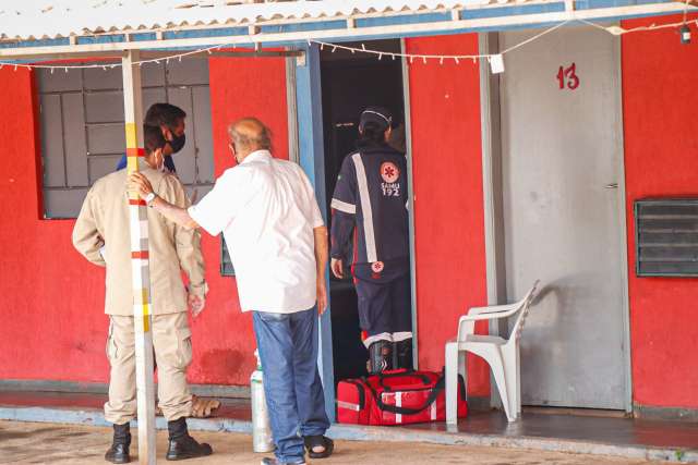 Homem passa mal ap&oacute;s tomar banho e morre em motel