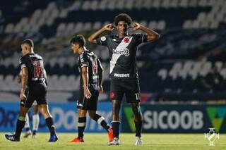 Talles comemora gol marcado no clássico contra o Botafogo (Foto: Rafael Ribeiro/Vasco)