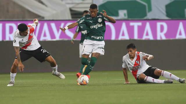 Palmeiras perde para o River Plate, leva sufoco, mas vai &agrave; final da Libertadores