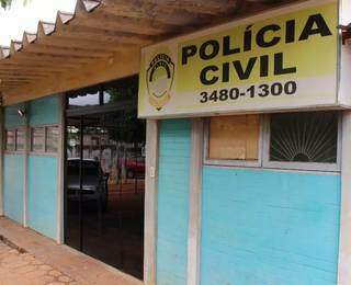 Fachada da Delegacia de Polícia Civil de Paranhos, onde crime será investigado. (Foto: Vilson Nascimento)