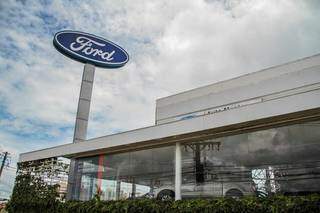 Uma das concessionárias da Ford na Capital. (Foto: Marcos Maluf)