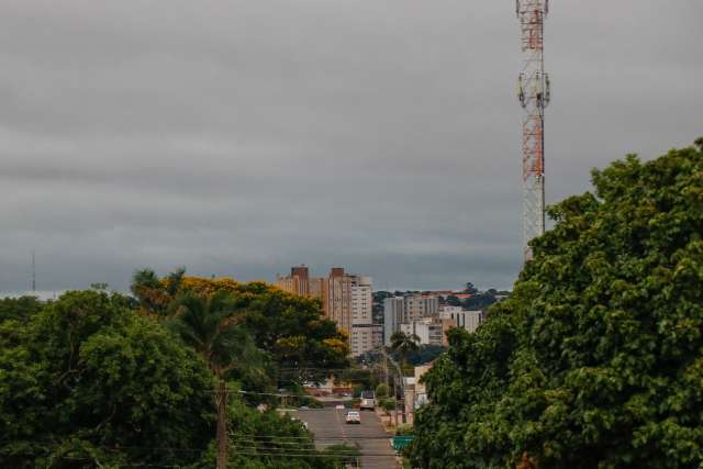 Chuvas enfraquecem, mas continuam a cair em MS nesta sexta-feira 