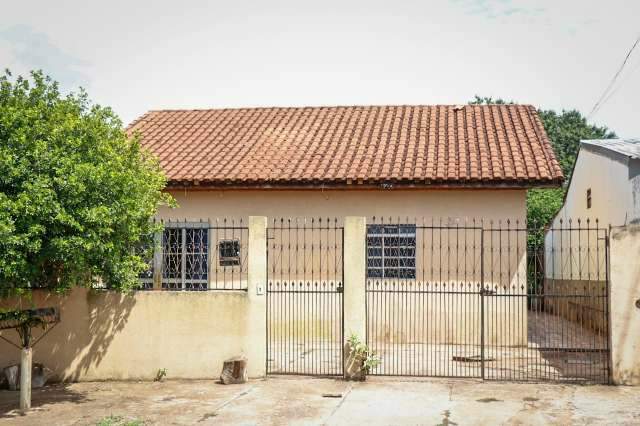 Fam&iacute;lia reclama de falta de informa&ccedil;&atilde;o sobre morte de adolescente em freezer