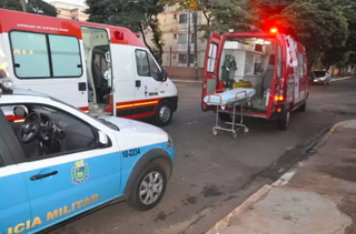 A vítima, agente penitenciário Carlos Augusto, morreu no pátio da unidade. (Foto: Marcelo Calazans)