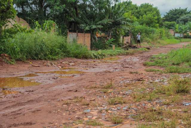 Tentativa de assalto termina com ladr&atilde;o acuado por moradores 