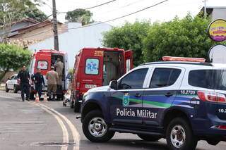 Viaturas da PM e dos bombeiros no local do crime. (Foto: Arquivo/Campo Grande News)
