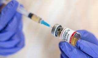 Vacina contra a covid-19, que terá distribuição iniciada nesta segunda-feira, segundo ministro. (Foto: Agência Brasil)