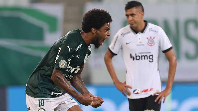 Jogando em casa, Palmeiras goleia o Corinthians por 4 a 0 