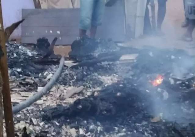 Barraco pega fogo e mulher morre carbonizada em cama